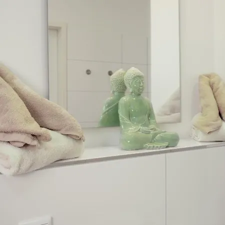 Direkt Am Mit Pool Und Sauna, Fusslaeufig Erreichbar, Barrierefrei * 카페룬